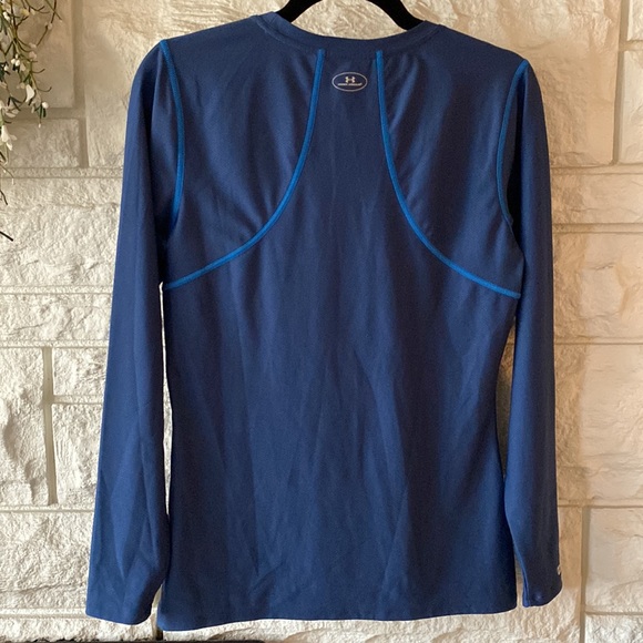 Under Armour Heat Gear Long Sleeve Top - Medium - Picture 5 of 9